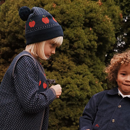 Шапка-бини вязаная Flöss "Esther Navy Space", яблочные астероиды